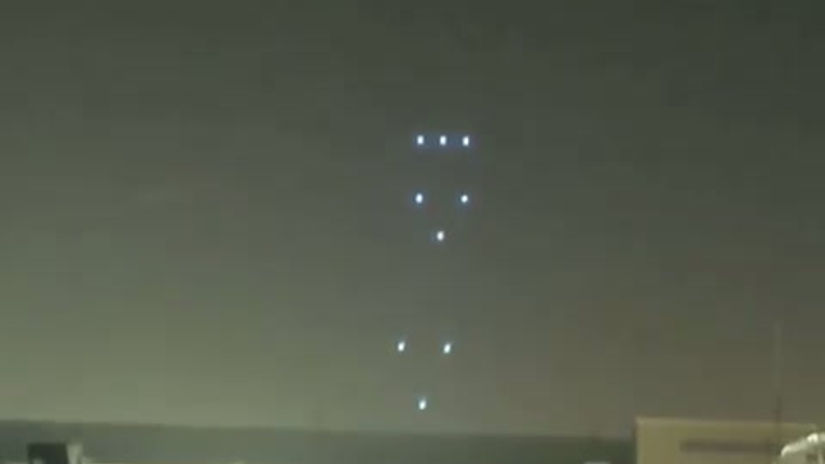 World_News_X_-_🚨🛸_UFOs_SPOTTED_OVER_ORANGE_COUNTY,_CALIFORNIA!_👀🇺🇸_Multiple_unident...